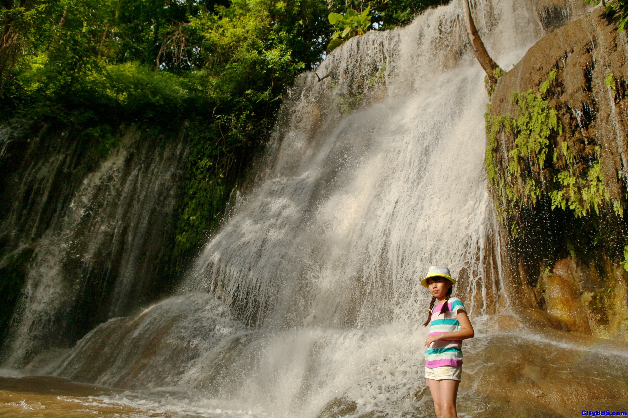 泰国内陆的极美瀑布