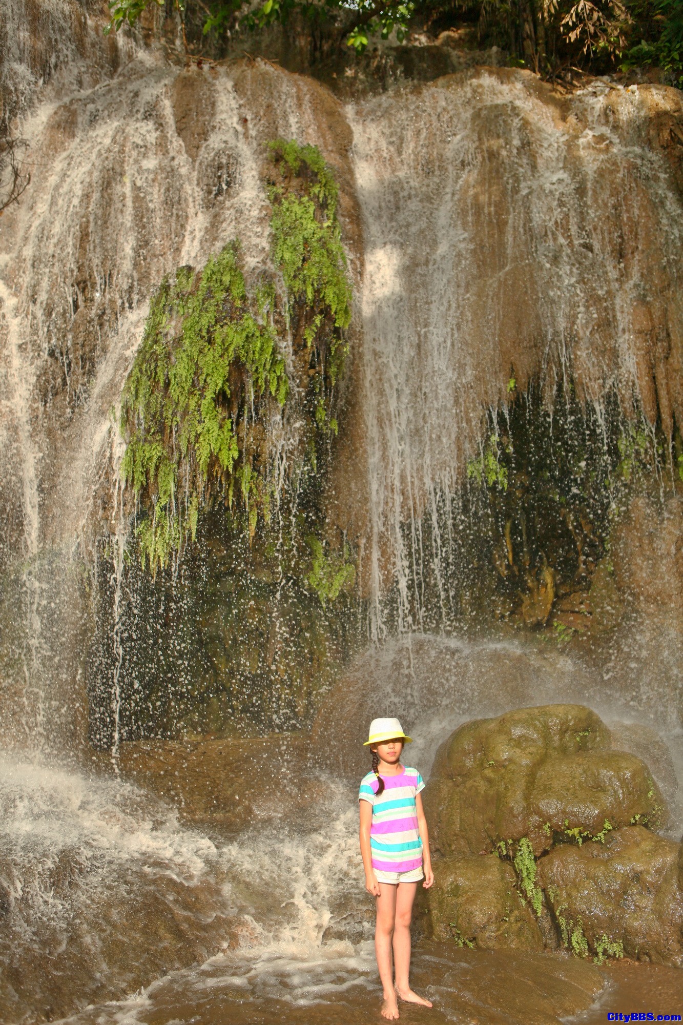 泰国内陆的美丽瀑布风光