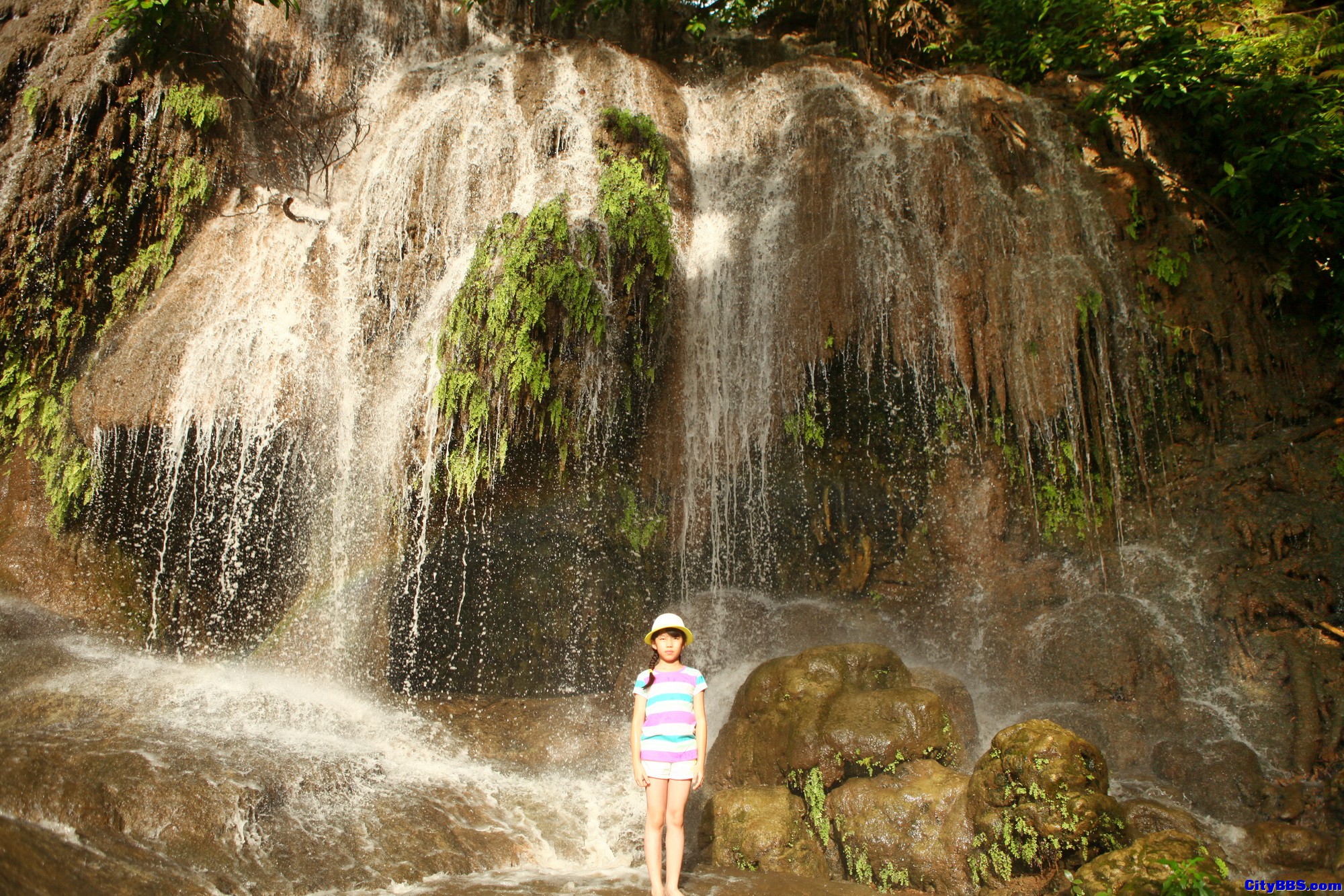 泰国内陆的美丽瀑布风光