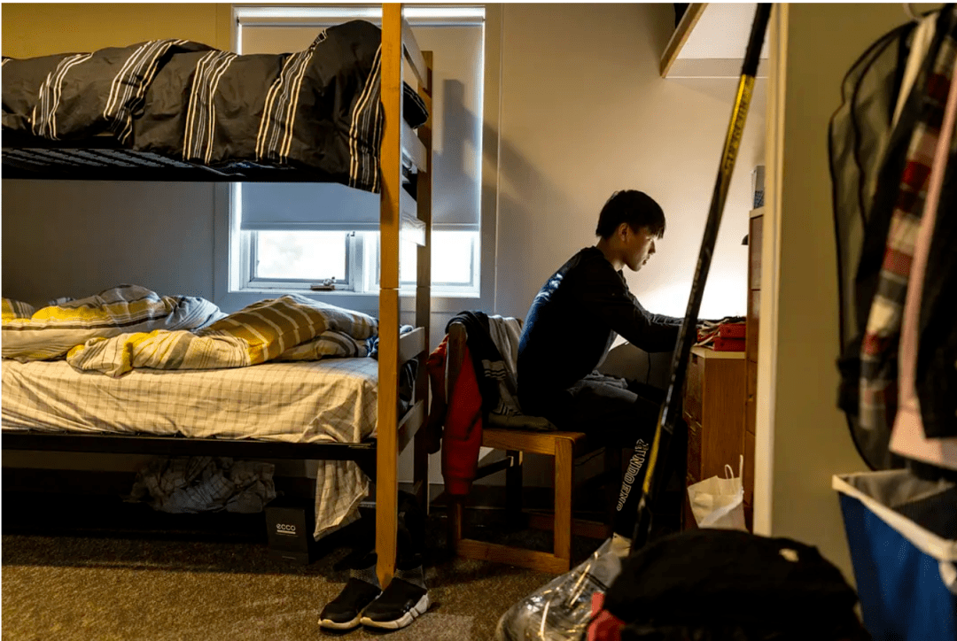 一所美高的宿舍。孩子在外独立全靠自己 一所美高的宿舍。孩子在外独立全靠自己