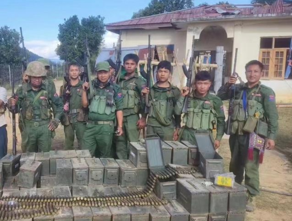 甚至一个县里都有一堆大帅,将军和军阀 甚至一个县里都有一堆大帅,将军和军阀