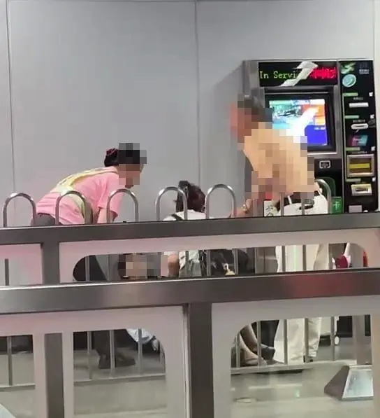 上海地铁发生持刀伤人致3人受伤 上海地铁发生持刀伤人致3人受伤