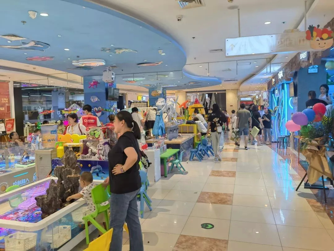 周末热闹的儿童学习玩乐区 周末热闹的儿童学习玩乐区