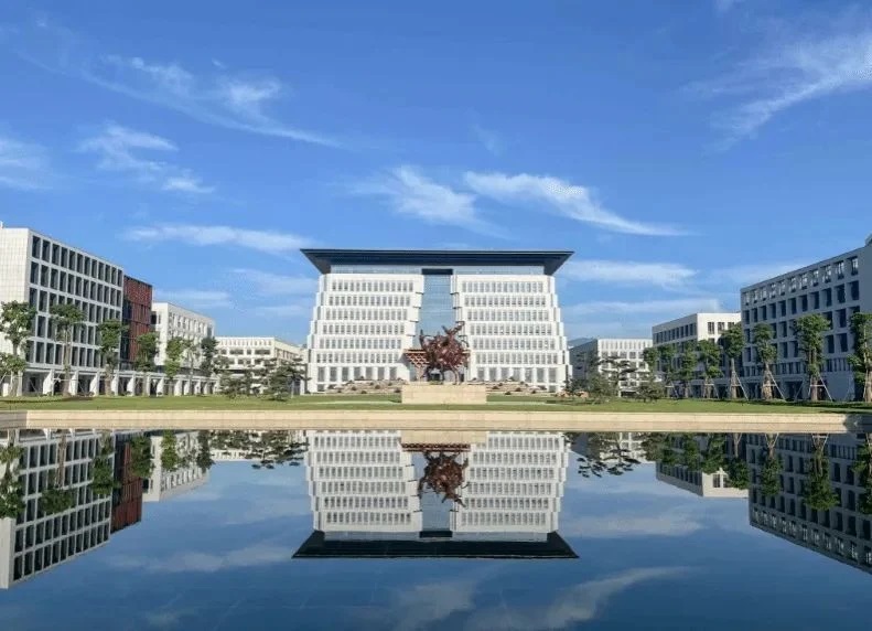 福耀科技大学校园风光 福耀科技大学校园风光