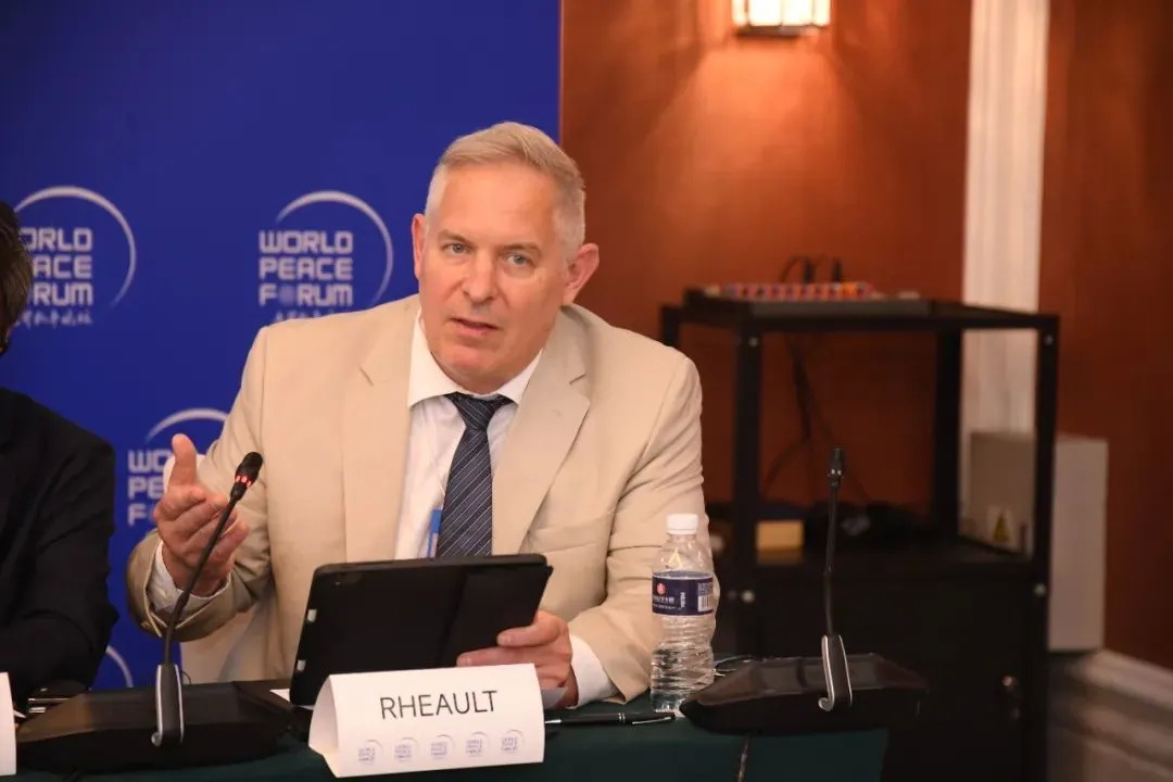 阿尔伯塔大学中国学院院长欧阳飞发言 阿尔伯塔大学中国学院院长欧阳飞发言