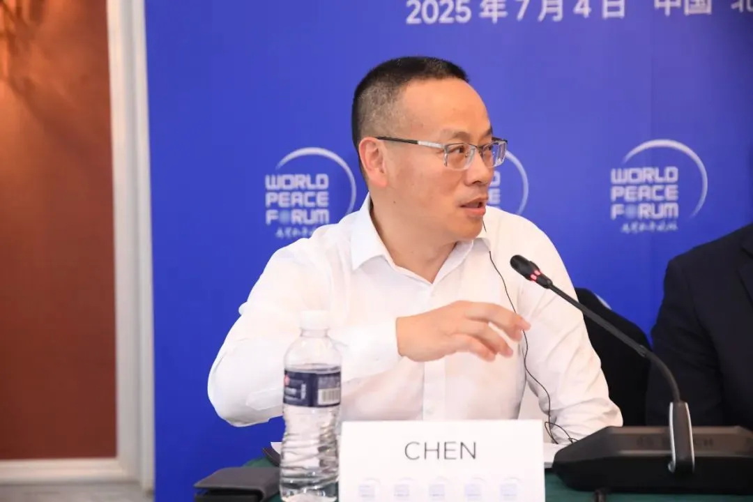 清华大学国际关系学系教授陈琪主持讨论 清华大学国际关系学系教授陈琪主持讨论