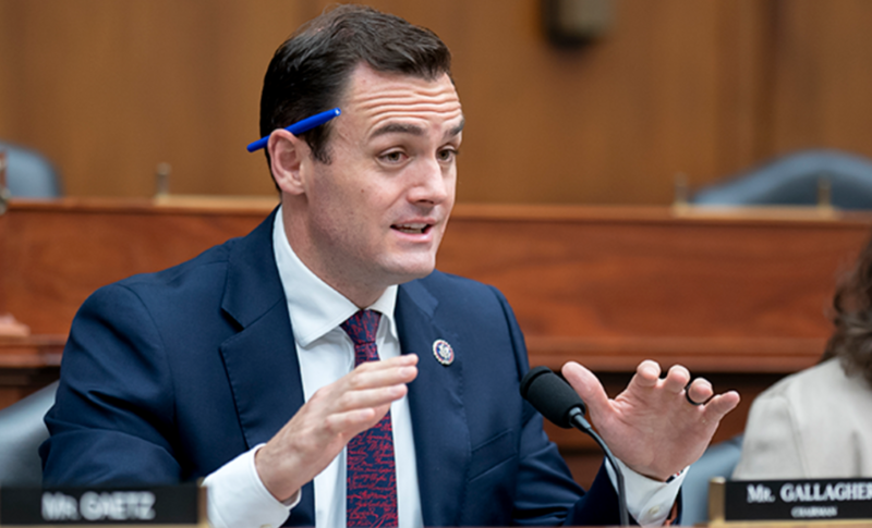 盖拉格认为,高校在维持国际化声誉的同时,应优先考虑美国本国及盟国学生的教育机会 ... 盖拉格认为,高校在维持国际化声誉的同时,应优先考虑美国本国及盟国学生的教育机会 ...