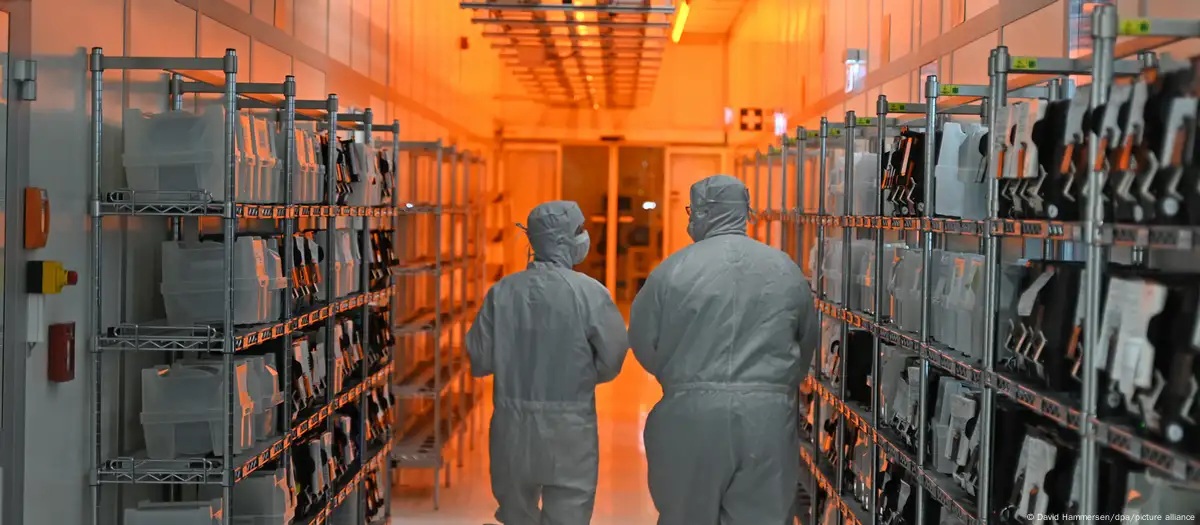 Nexperia位于德国的工厂车间